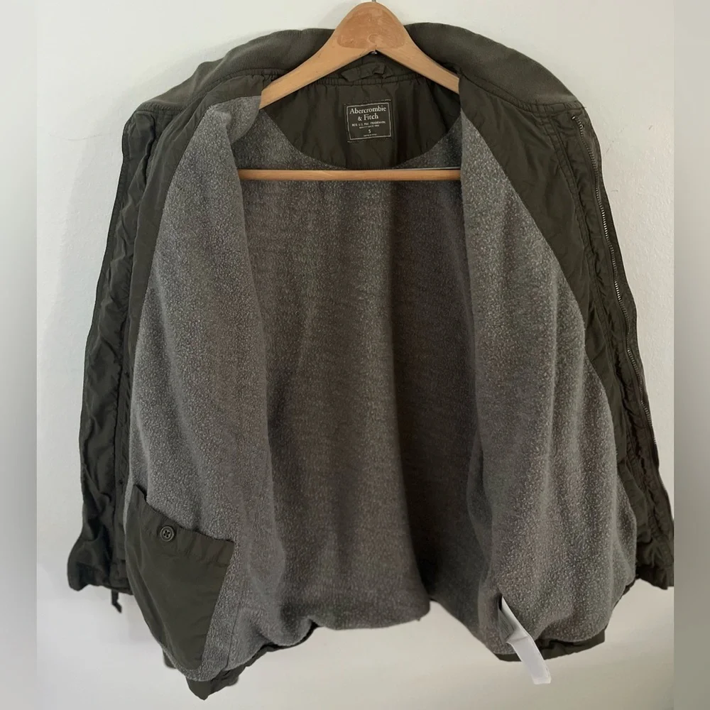 Abercrombie and Fitch Lined Bomber Style Varsity Jacket Men’s Size Small Green